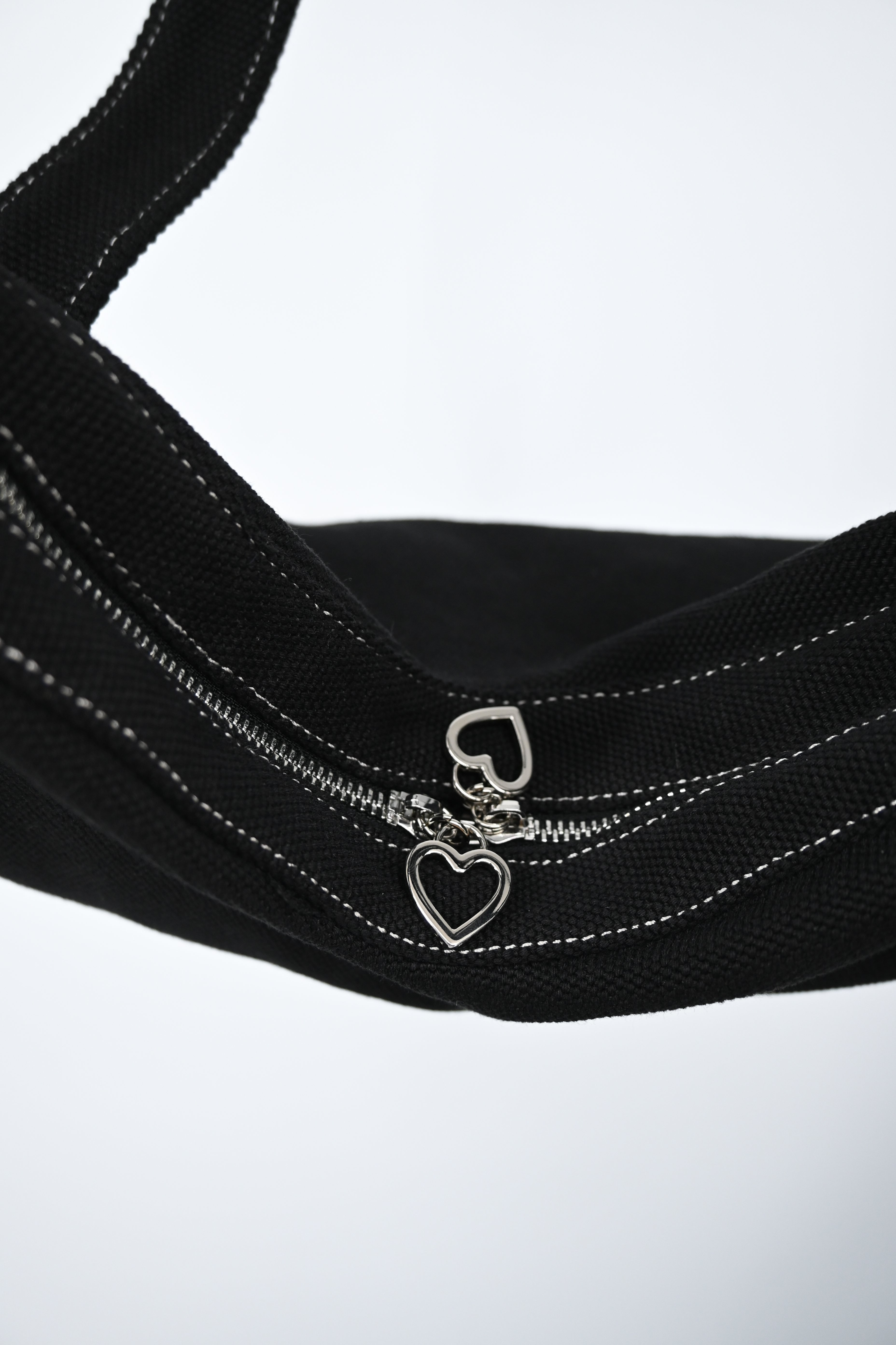 BIG HEART BAG IN BLACK